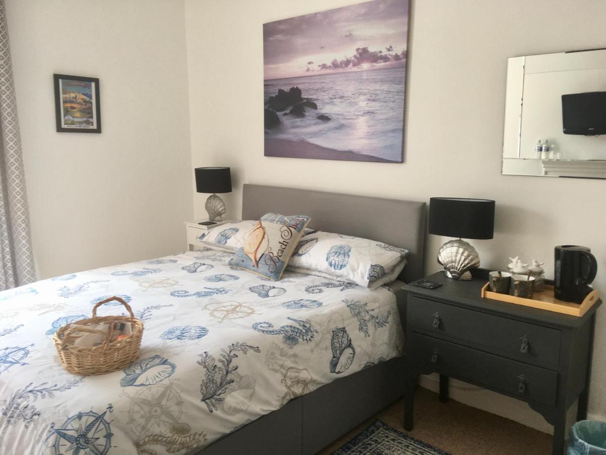 Beachside Bed & Breakfast Bed & Breakfast Hornsea